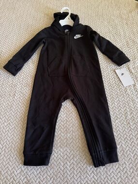 Nike Black Kids' Zip-Up Hooded One-Piece Size 24 Months NWT